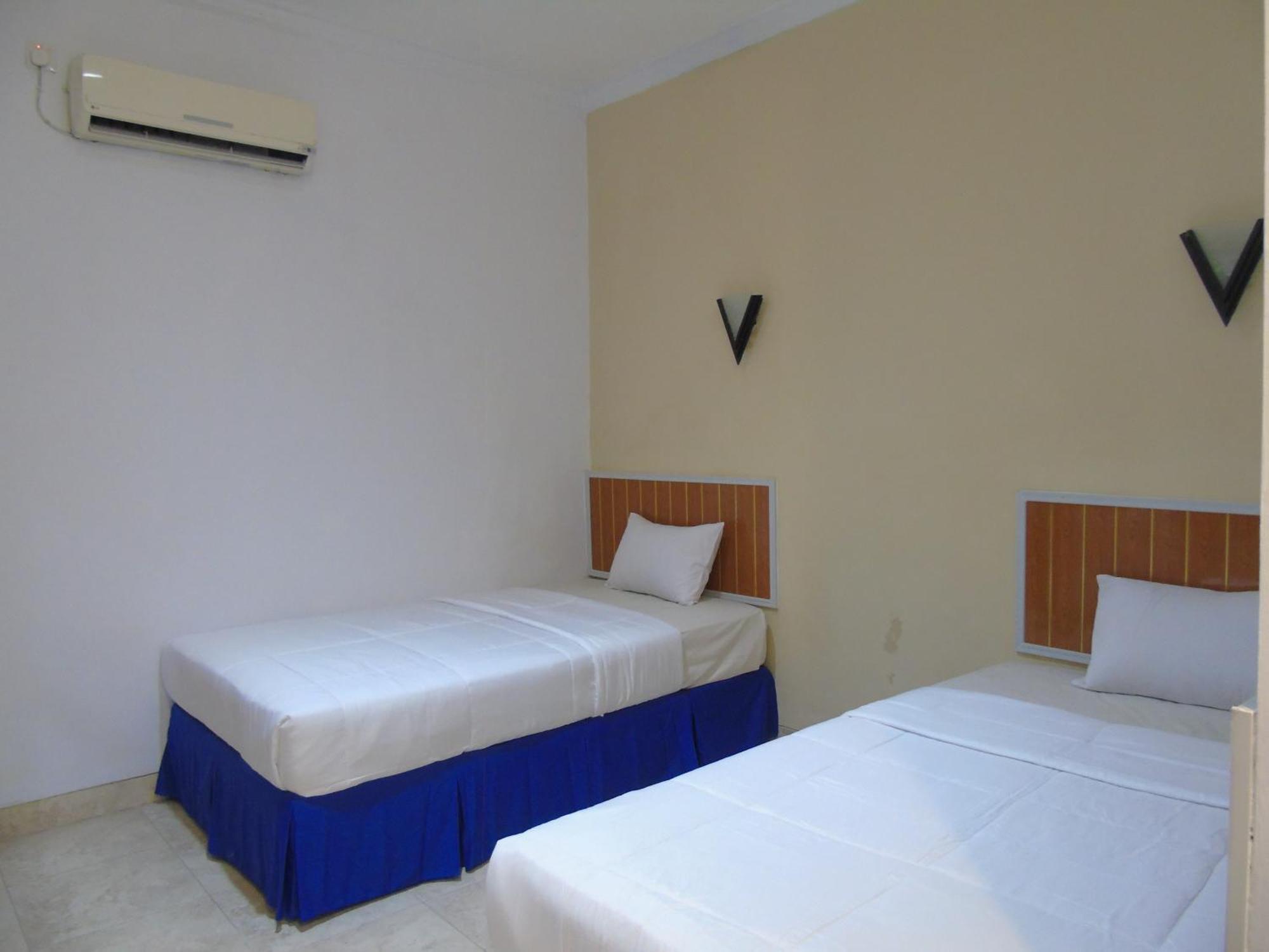 Hotel Permata Zamrud Cirebon Habitación foto